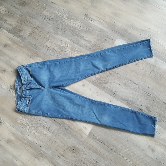 Universal Thread Hogh Rise Skinny Crop Cutoff - Picture 1 of 3